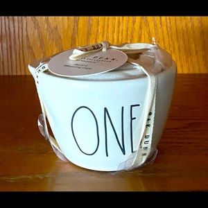 White Rae Dunn measuring cups